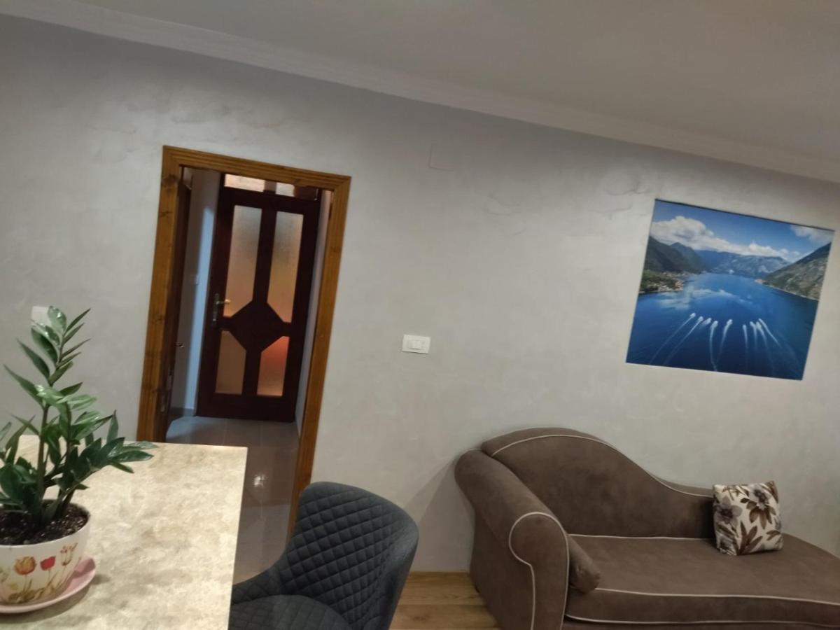 Apartment Ksenija Kotor Exterior photo