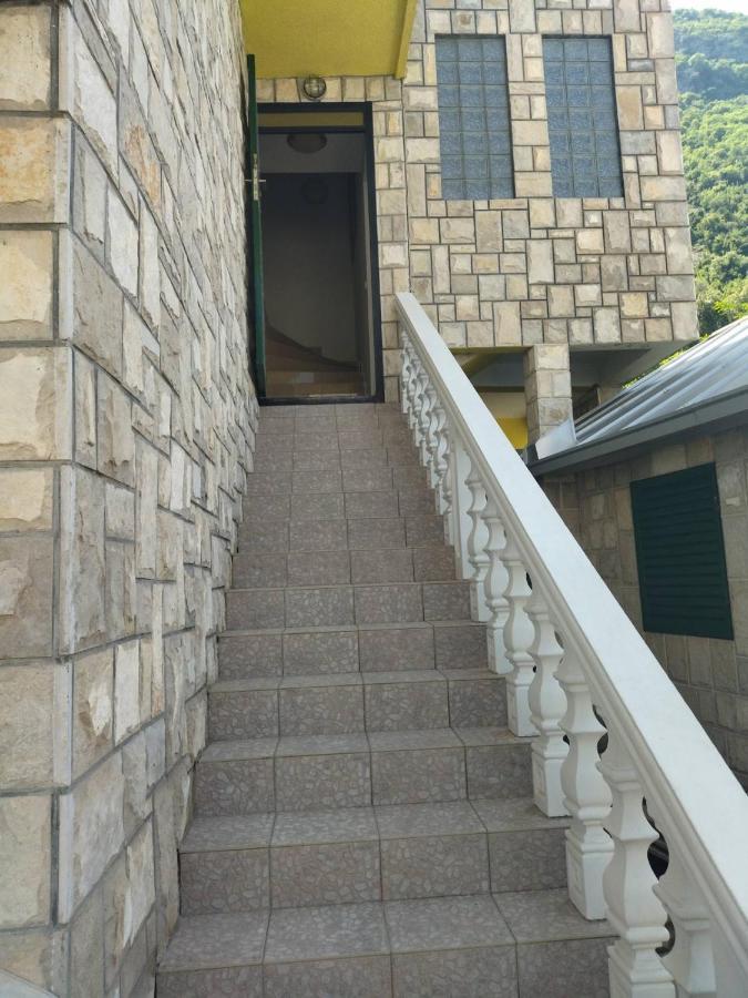 Apartment Ksenija Kotor Exterior photo