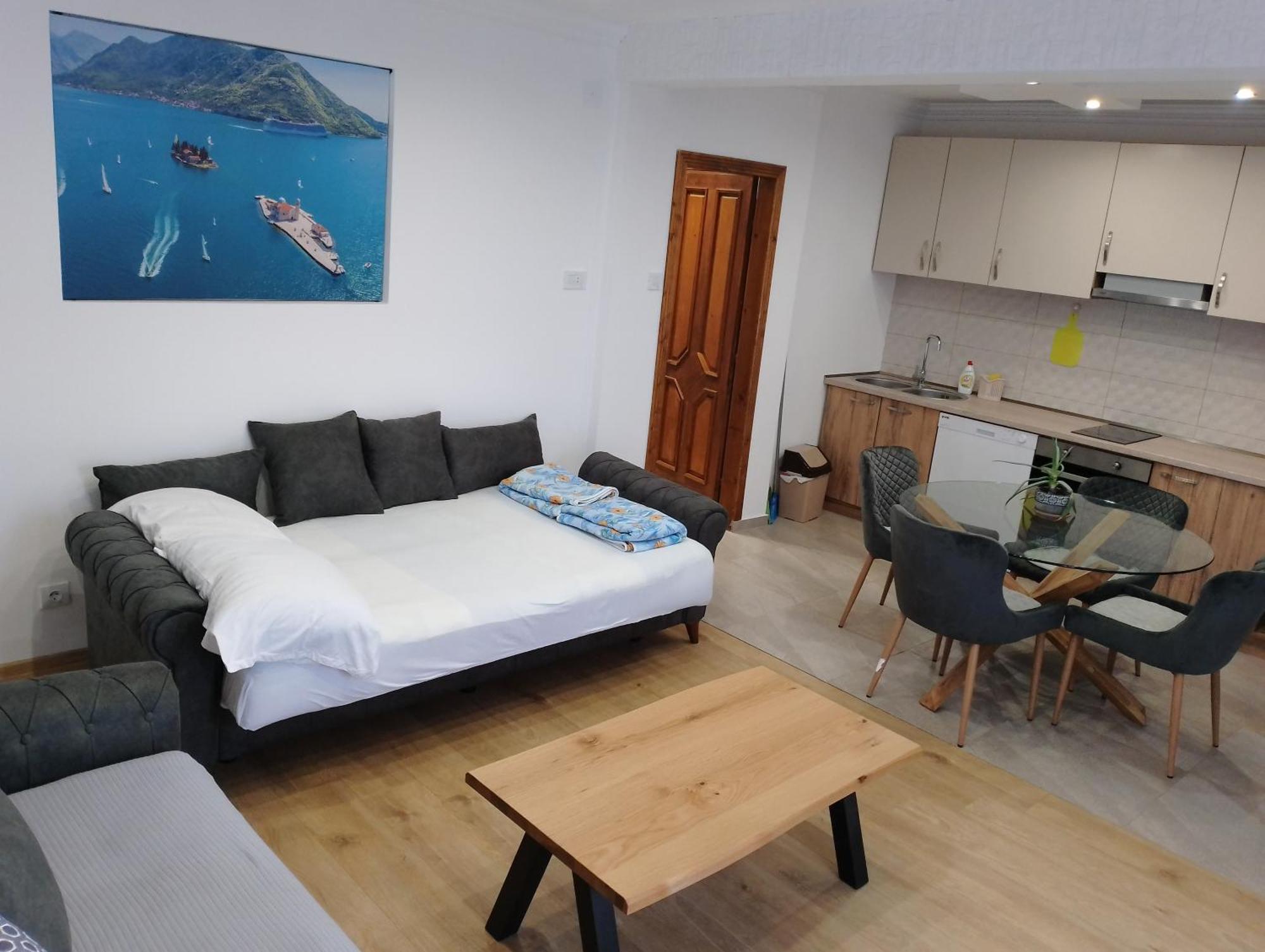 Apartment Ksenija Kotor Exterior photo